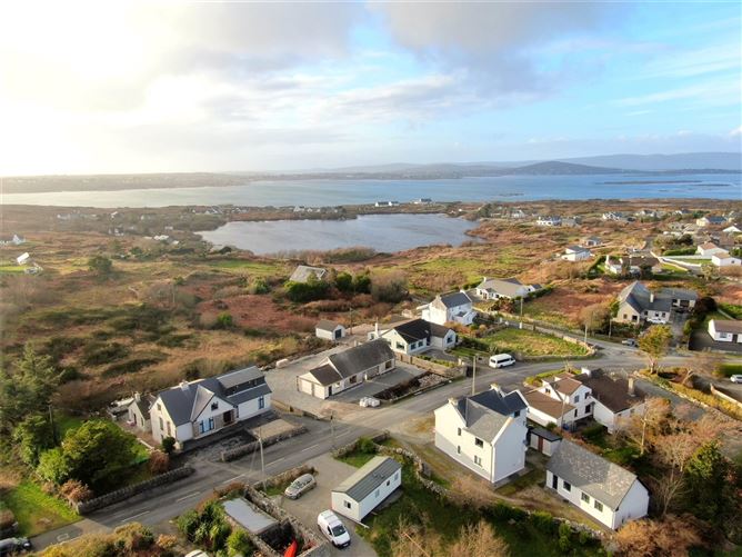 An Bothar Bui, Carraroe, Co. Galway