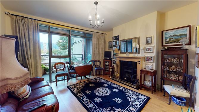 15 The Oval, Tullyvale, Cabinteely, Dublin 18