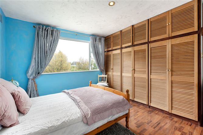 22 Quinns Road , Shankill, Dublin 18