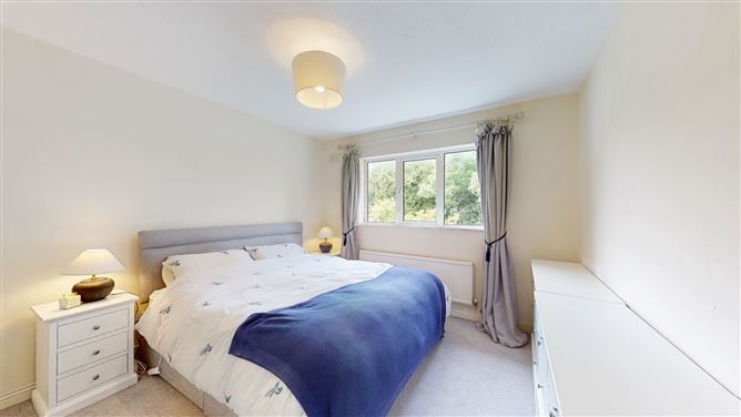 18 Sycamore Grove, Westminster Park, Foxrock, Dublin 18
