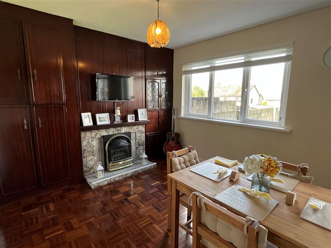 Mareliz, 61 Rosturra Crescent, Woodview Park, Caherdavin, Limerick