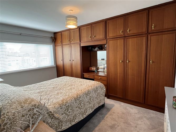 Mareliz, 61 Rosturra Crescent, Woodview Park, Caherdavin, Limerick