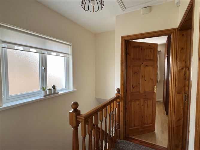 Mareliz, 61 Rosturra Crescent, Woodview Park, Caherdavin, Limerick