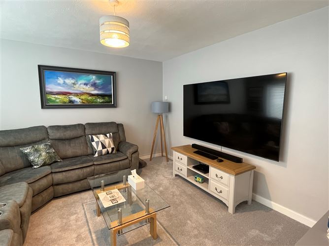 Mareliz, 61 Rosturra Crescent, Woodview Park, Caherdavin, Limerick