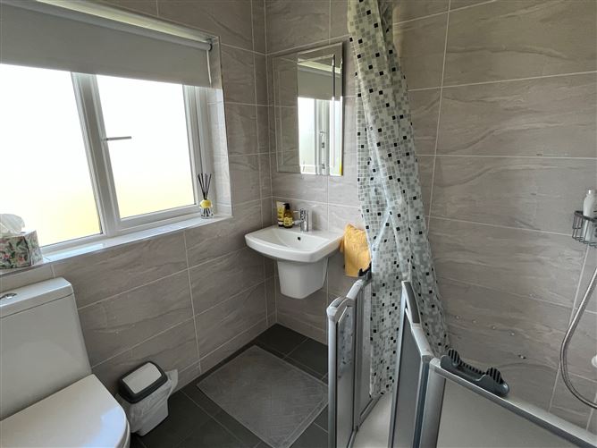 Mareliz, 61 Rosturra Crescent, Woodview Park, Caherdavin, Limerick