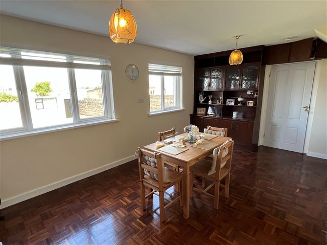 Mareliz, 61 Rosturra Crescent, Woodview Park, Caherdavin, Limerick
