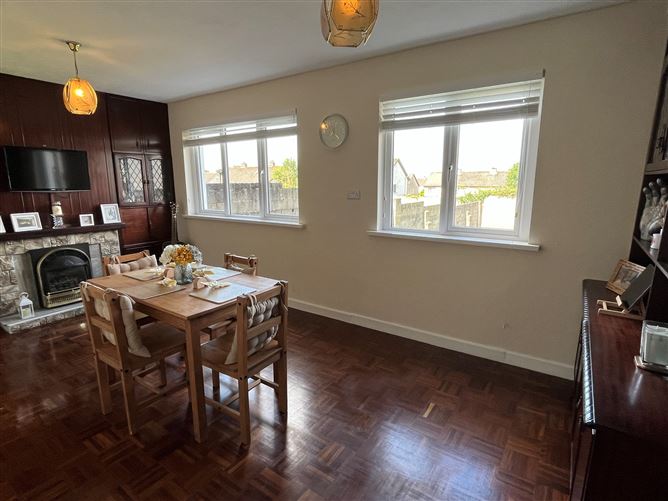 Mareliz, 61 Rosturra Crescent, Woodview Park, Caherdavin, Limerick