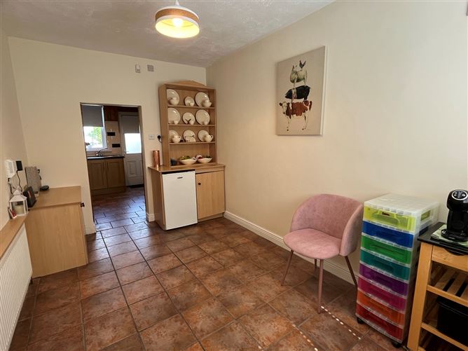 Mareliz, 61 Rosturra Crescent, Woodview Park, Caherdavin, Limerick
