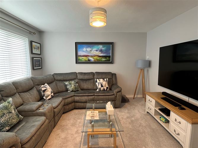 Mareliz, 61 Rosturra Crescent, Woodview Park, Caherdavin, Limerick