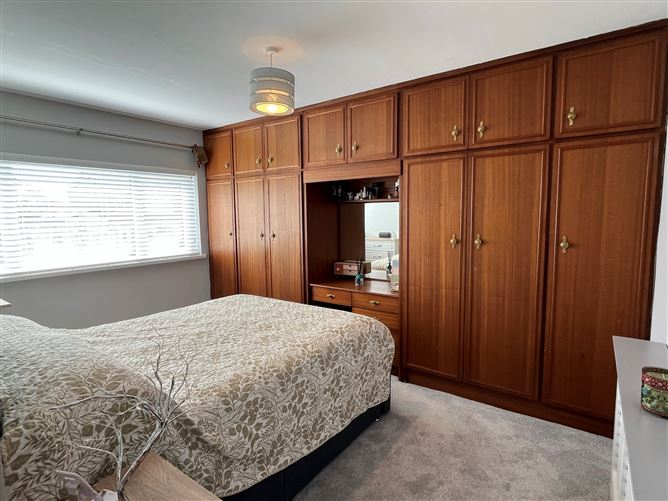 Mareliz, 61 Rosturra Crescent, Woodview Park, Caherdavin, Limerick