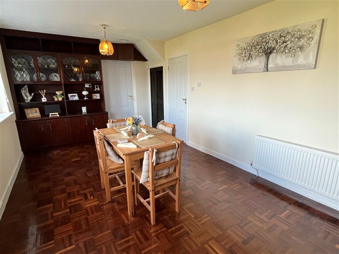 Mareliz, 61 Rosturra Crescent, Woodview Park, Caherdavin, Limerick