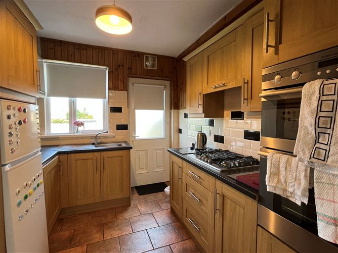 Mareliz, 61 Rosturra Crescent, Woodview Park, Caherdavin, Limerick