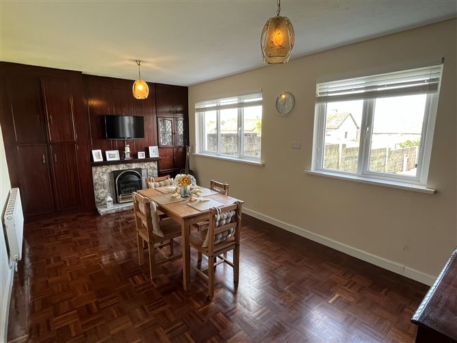 Mareliz, 61 Rosturra Crescent, Woodview Park, Caherdavin, Limerick