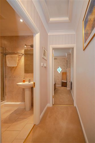 12 Cedar Square, Linden Grove, Grove Avenue, Blackrock, Dublin