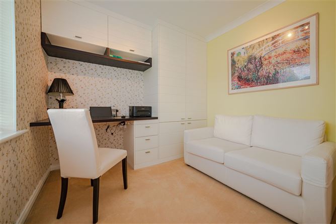 12 Cedar Square, Linden Grove, Grove Avenue, Blackrock, Dublin