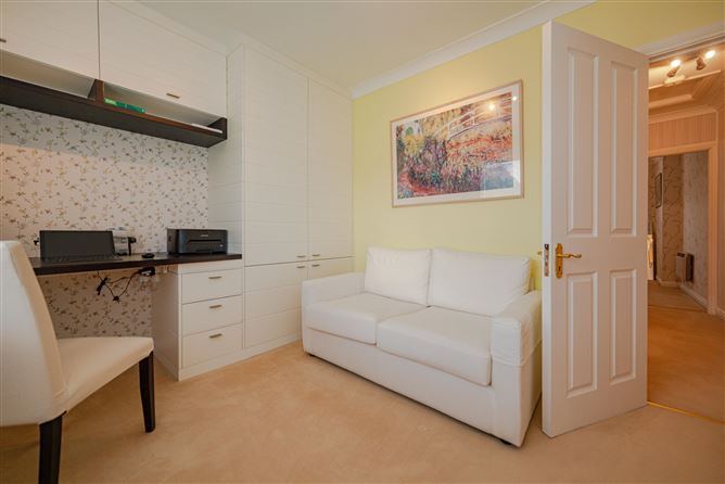12 Cedar Square, Linden Grove, Grove Avenue, Blackrock, Dublin