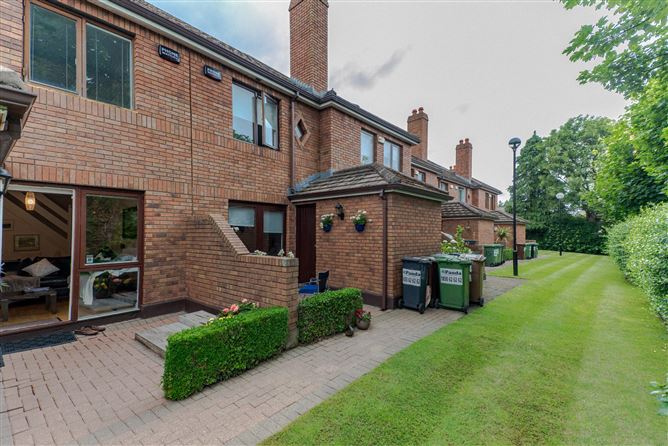 12 Cedar Square, Linden Grove, Grove Avenue, Blackrock, Dublin