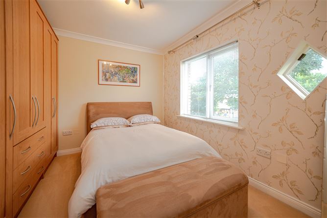 12 Cedar Square, Linden Grove, Grove Avenue, Blackrock, Dublin