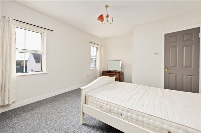 8 Col Perry Court, Edenderry, Offaly