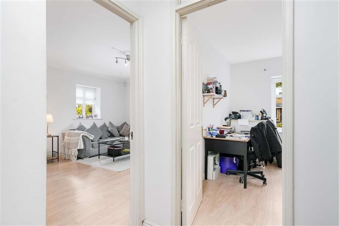 1 Parklands Court, Ballycullen, Dublin 24