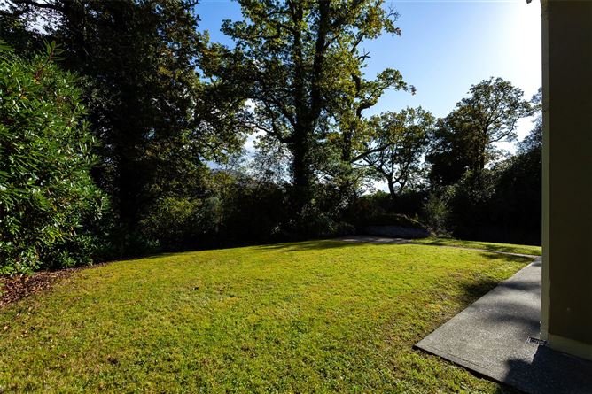 3 Reenmeen Woods, Glengarriff, Co. Cork