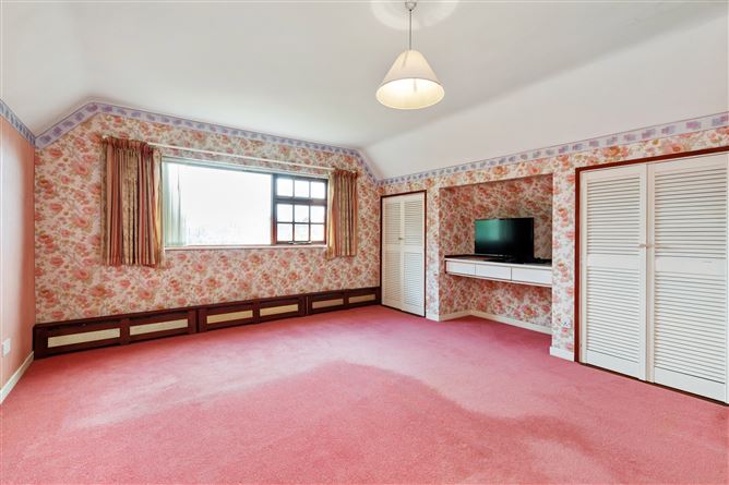 9 Castle Park, Monkstown, County Dublin