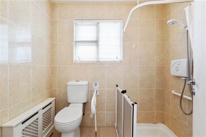 9 Castle Park, Monkstown, County Dublin