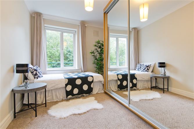 Roebuck Park, 15, Clonskeagh,   Dublin 14