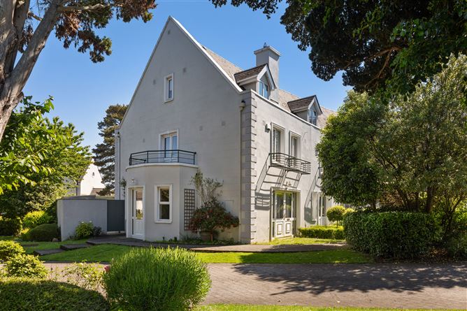 Roebuck Park, 15, Clonskeagh,   Dublin 14