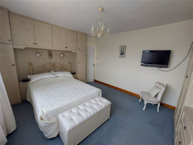 Padua, Ardmanning Lawn, The Lough, Cork