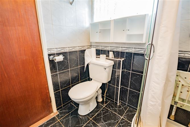 Photo 17 of 24 — 94 Derrygreenagh Park, Rochfortbridge, Mullingar, Co. Westmeath