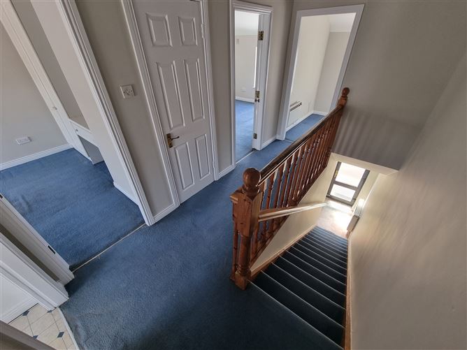 https://photos-a.propertyimages.ie/media/3/1/1/4940113/07672b8d-06ad-4384-bfef-6aa138063d2f_l.jpg