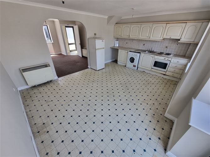 https://photos-a.propertyimages.ie/media/3/1/1/4940113/07672b8d-06ad-4384-bfef-6aa138063d2f_l.jpg
