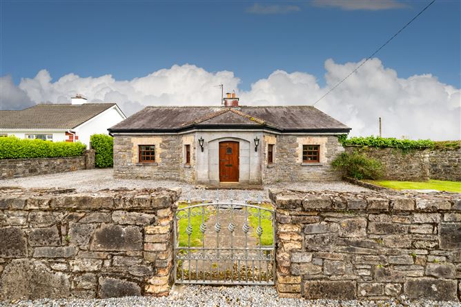 Rose Cottage, Clonearl Demesne, Daingean, Co. Offaly