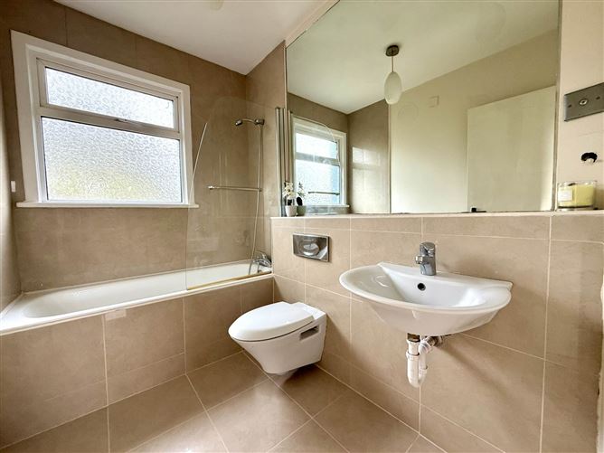 Rosenalen, 32 Cherrymount, Clonmel, County Tipperary