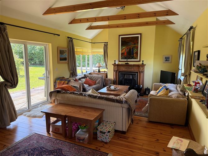 Photo 15 of 27 — No. 4 Milltown, Dingle, Kerry
