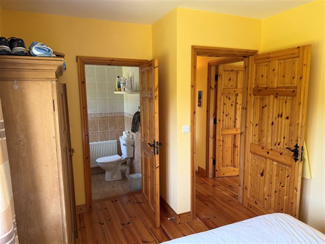 Photo 25 of 27 — No. 4 Milltown, Dingle, Kerry