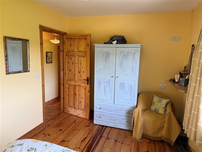 Photo 22 of 27 — No. 4 Milltown, Dingle, Kerry