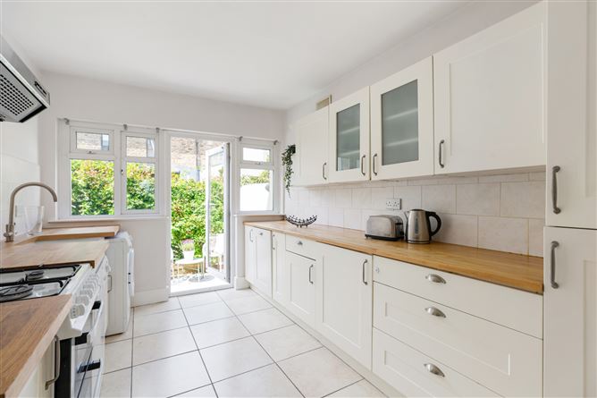 7 Dixon Villas, Adelaide Road, Glasthule, Co. Dublin