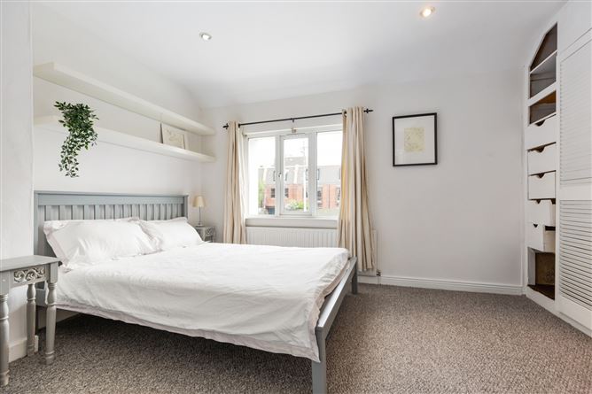 7 Dixon Villas, Adelaide Road, Glasthule, Co. Dublin