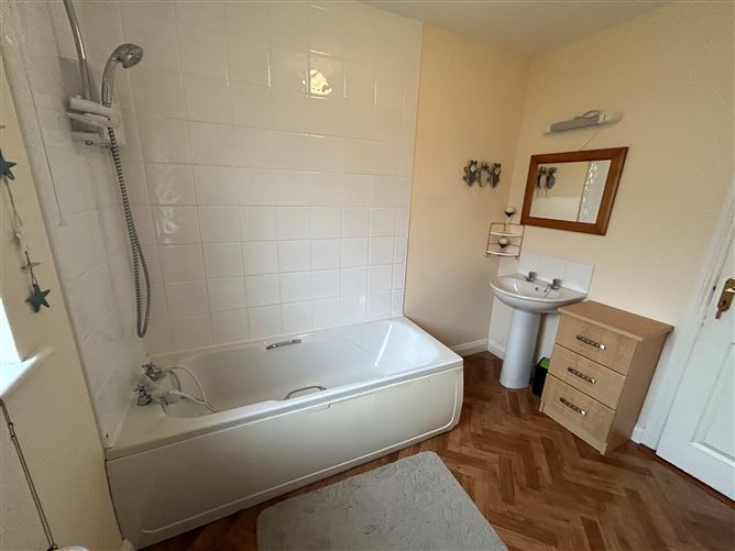 9 Oakbrook, Millstreet, Co.Cork, Millstreet, Cork