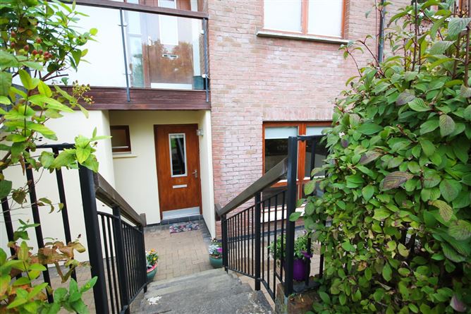 9 Hunters Green, Hunters Wood, Ballycullen, Dublin 24