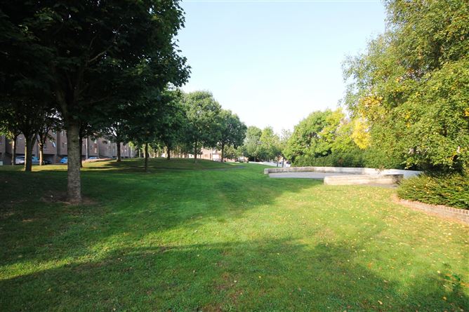 9 Hunters Green, Hunters Wood, Ballycullen, Dublin 24