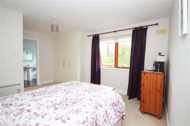 9 Hunters Green, Hunters Wood, Ballycullen, Dublin 24