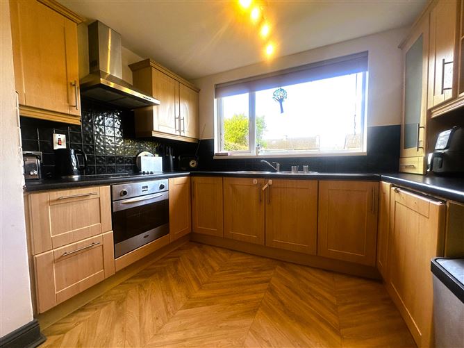 8 Lissadell Drive, Clareview, Limerick