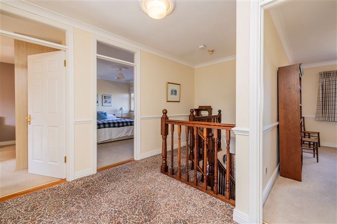 https://photos-a.propertyimages.ie/media/3/1/3/4919313/62261c67-4426-492a-b68d-992cc41a3e98_l.jpg