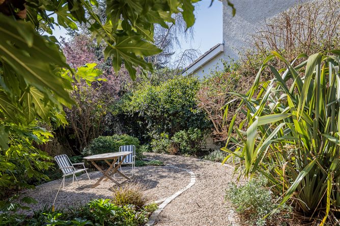 https://photos-a.propertyimages.ie/media/3/1/3/4919313/62261c67-4426-492a-b68d-992cc41a3e98_l.jpg
