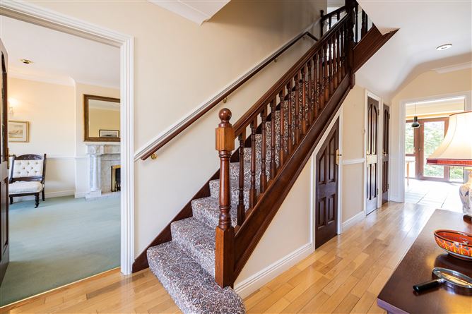 https://photos-a.propertyimages.ie/media/3/1/3/4919313/62261c67-4426-492a-b68d-992cc41a3e98_l.jpg