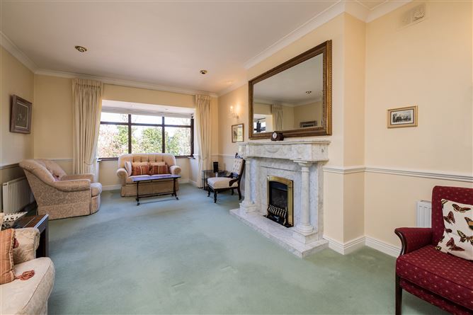 https://photos-a.propertyimages.ie/media/3/1/3/4919313/62261c67-4426-492a-b68d-992cc41a3e98_l.jpg