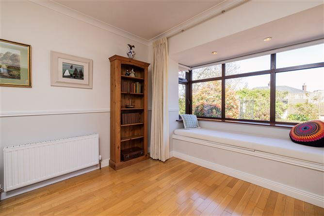 https://photos-a.propertyimages.ie/media/3/1/3/4919313/62261c67-4426-492a-b68d-992cc41a3e98_l.jpg